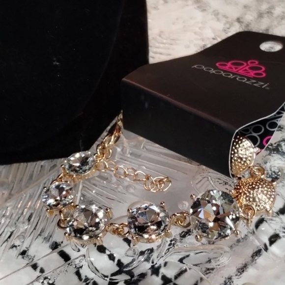 Paparazzi Jewelry Set - Picture 4 of 4